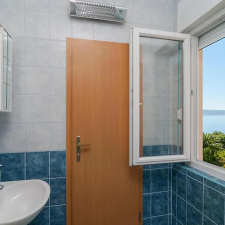 4 Lägenhet Podstrana